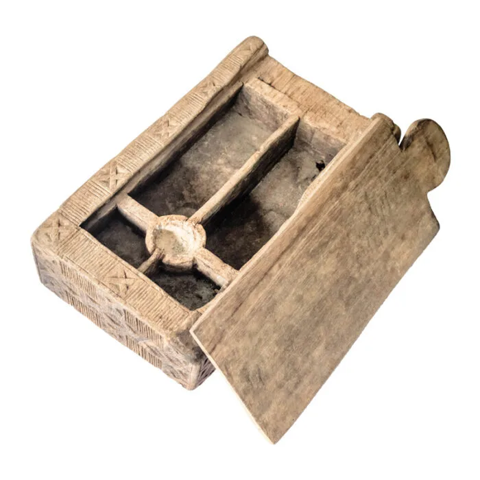 Kinangan Hand-Carved Wooden Betel Nut Box STOR-0001 - Image 2